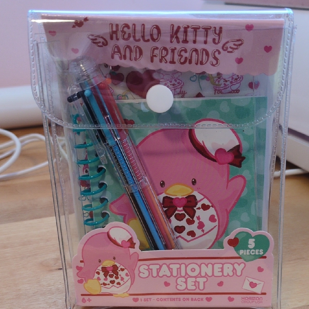 Hello Kitty and Friends Stationery Set